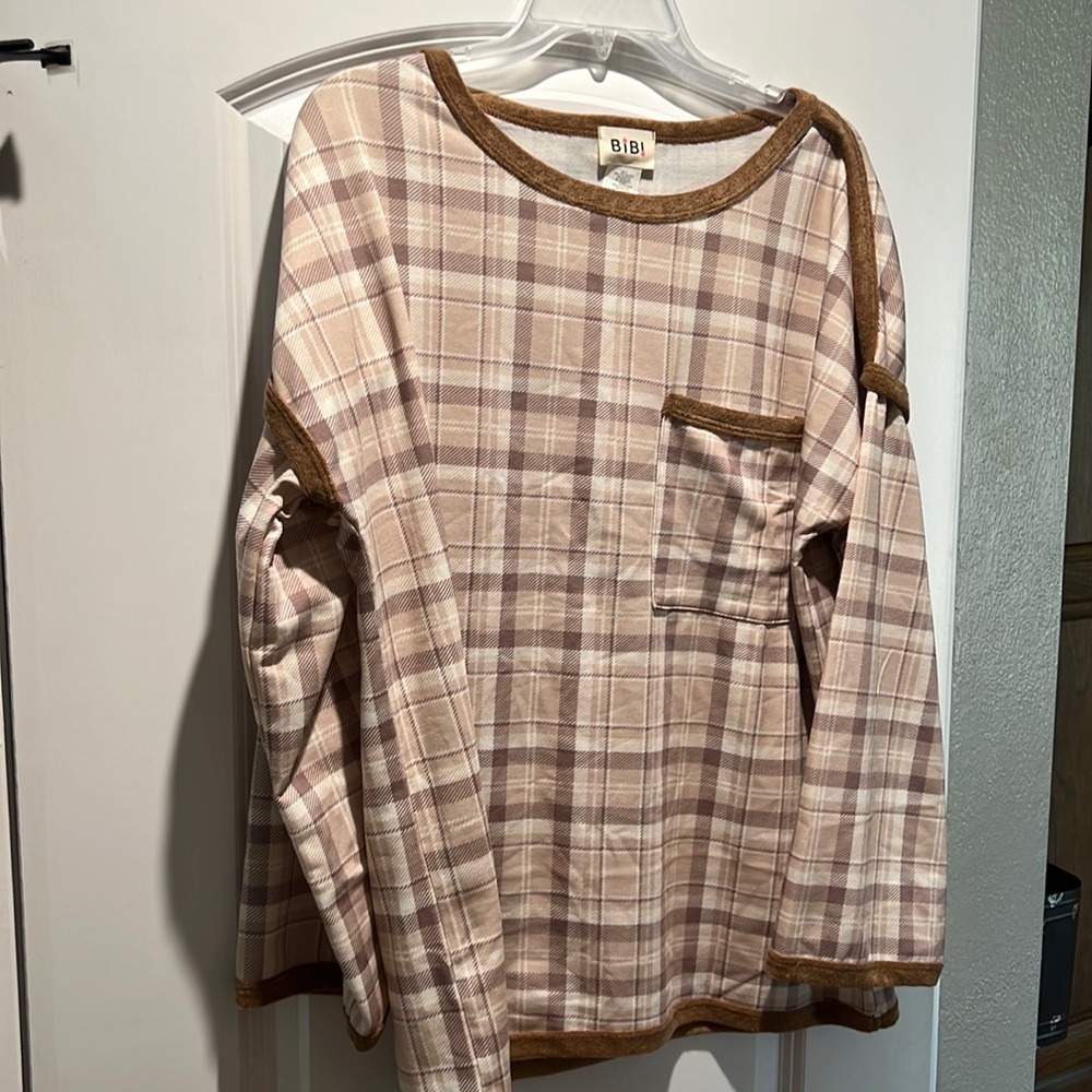 Neutral plaid oversized top!
